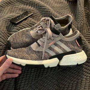 Adidas tan sneakers, super comfortable size:7.5